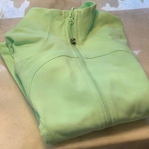 Lululemon OG Define Jacket Size 4 Florescent Pistachio/Mint Green EUC.